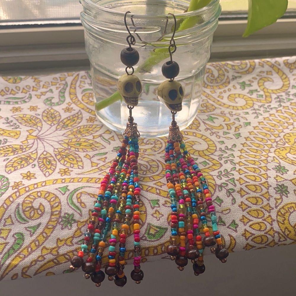 Day of the Dead dangling skull earrings